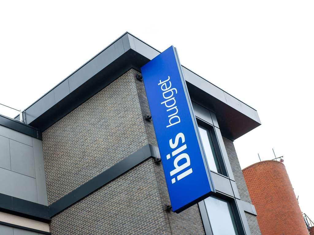 ibis budget London Bromley Centre - Tap to explore photos