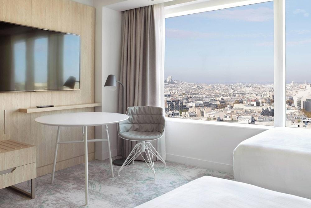 Courtyard by  Marriott Paris Gare de Lyon Room Type - Twin Room with Sacre Coeur View
