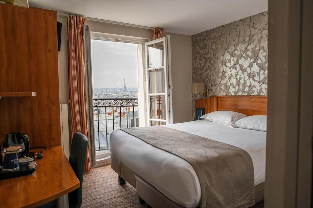 Timhotel Montmartre Room Type - Double Superior room with Balcony & Eiffel Tower View