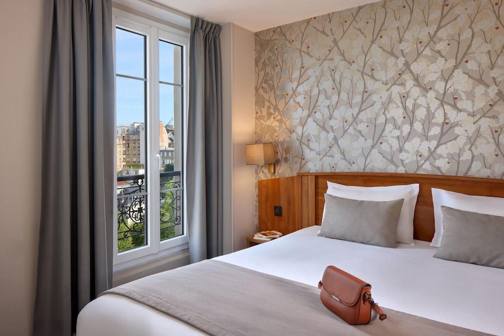 Timhotel Montmartre Room Type - Superior Double Room, City View
