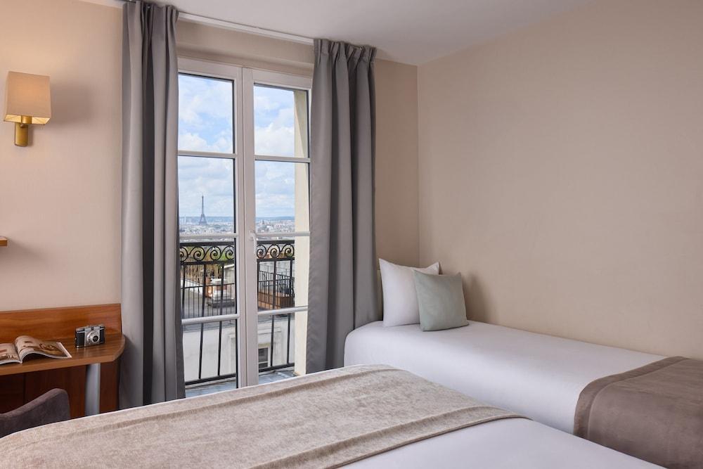 Timhotel Montmartre Room Type - Triple Superior Room with Balcony & Double view