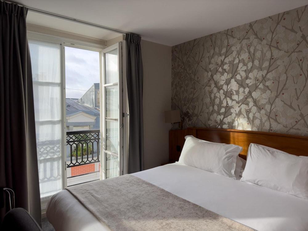 Timhotel Montmartre Room Type - Comfort Double Room with Balcony