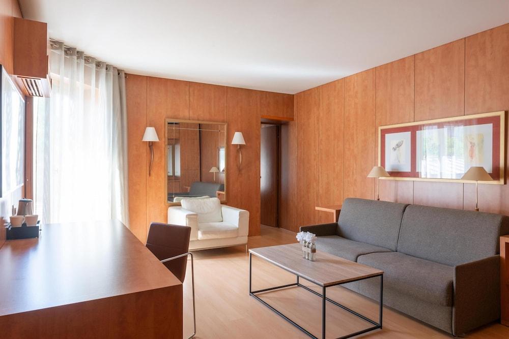 Best Western Hotel Ronceray Opera Room Type - Suite, 1 Queen Bed, Non Smoking
