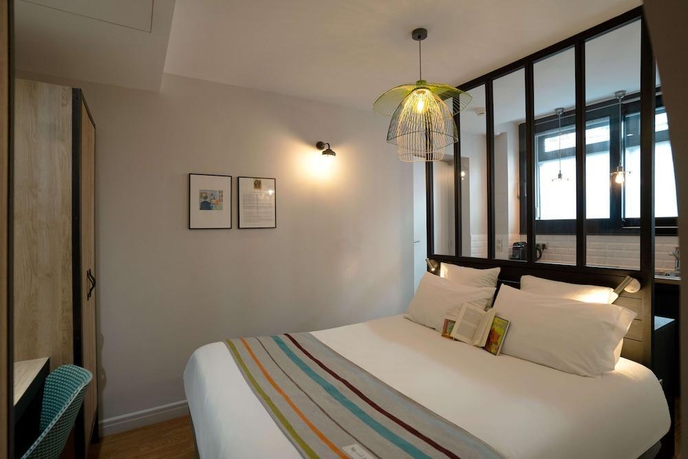 Hôtel Littéraire Marcel Aymé, BW Premier Collection Room Type - Standard Studio, 1 Queen Bed, Non Smoking, Kitchen Hôtel Littéraire Marcel Aymé, BW Premier Collection Room Type - Standard Studio, 1 Queen Bed, Non Smoking, Kitchen