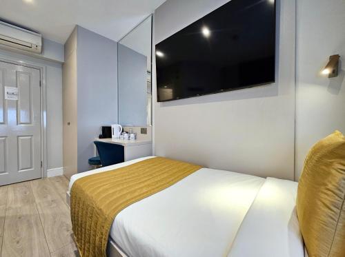 NOX Hyde Park Room Type - Triple Room