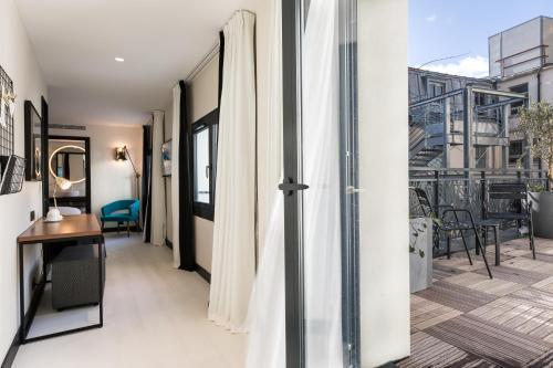 Laz' Hotel Spa Urbain Paris Room Type - Standard Double with Balcony