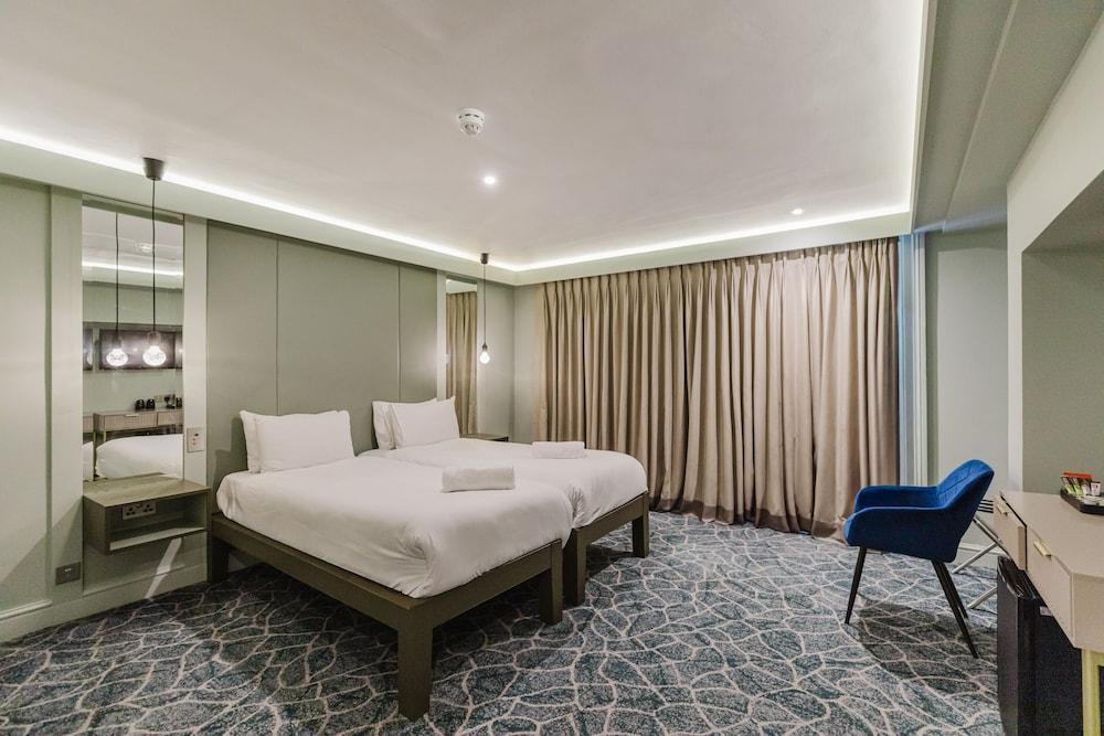 The Lancaster Hotel Room Type - Superior Twin Room, Ensuite