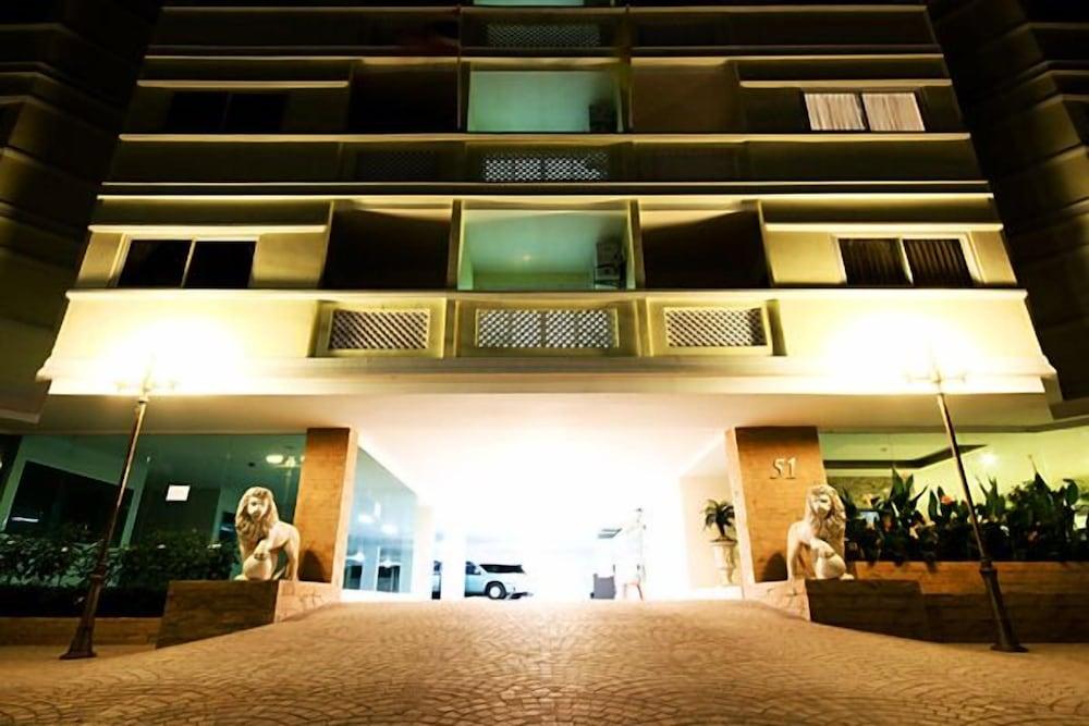 The Chateau Luxury Serviced Apartment - Tap to explore photos