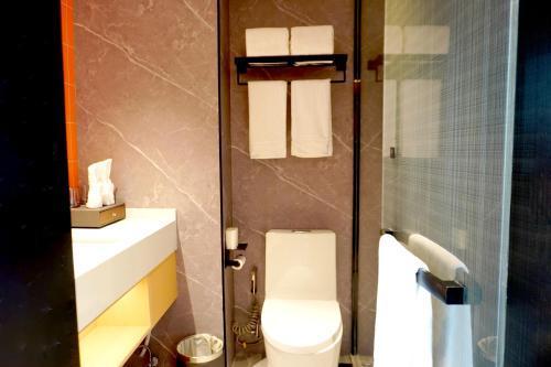 L-Seven Hotel Room Type - King Suite