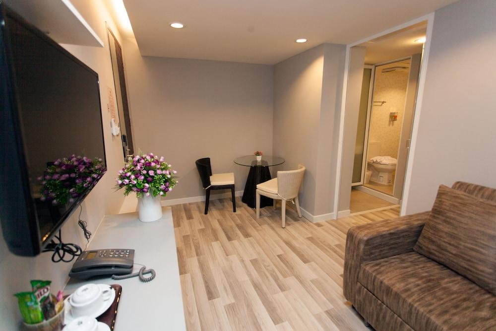 Nantra Ploenchit Room Type - Suite