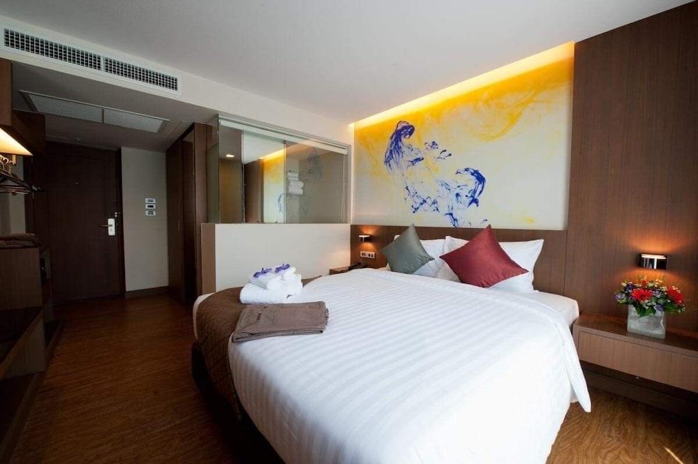 41 Suite Bangkok Room Type - Deluxe Room