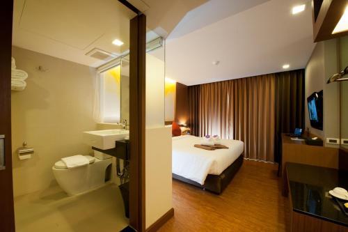 41 Suite Bangkok - Tap to explore photos