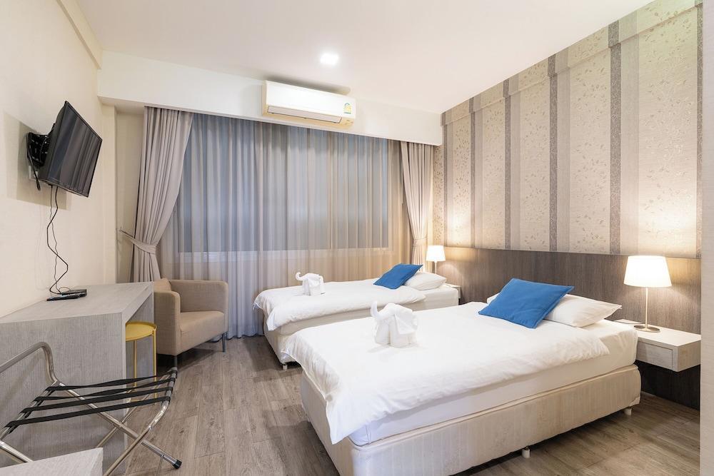 Ratchadamnoen Residence Room Type - Deluxe Twin Room