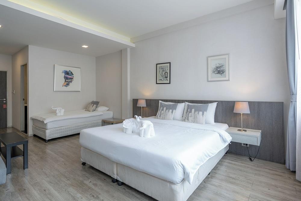 Ratchadamnoen Residence Room Type - Deluxe Triple Room