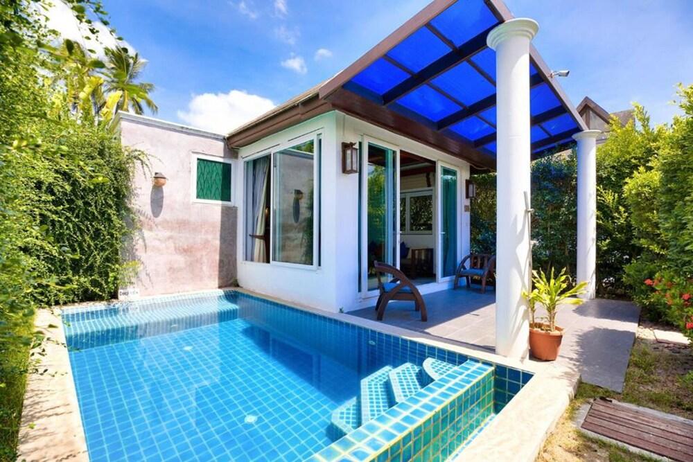 Sea Valley Resort Room Type - Superior Villa, Poolside
