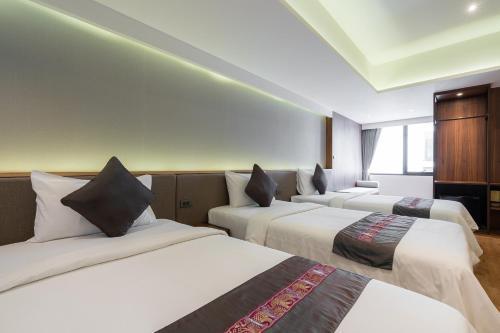 True Siam Phayathai Hotel - Tap to explore photos