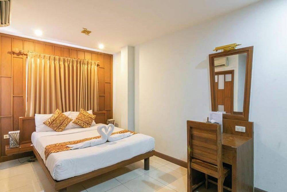 Lotus Hotel Patong Room Type - Standard Room
