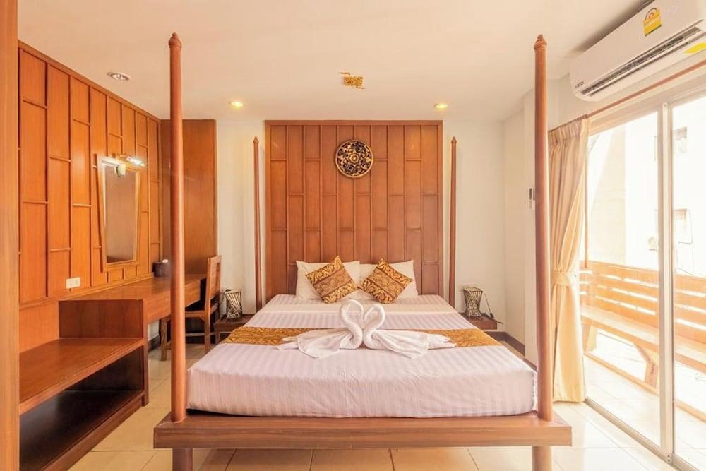 Lotus Hotel Patong Room Type - Deluxe Double or Twin Room Lotus Hotel Patong Room Type - Deluxe Double or Twin Room