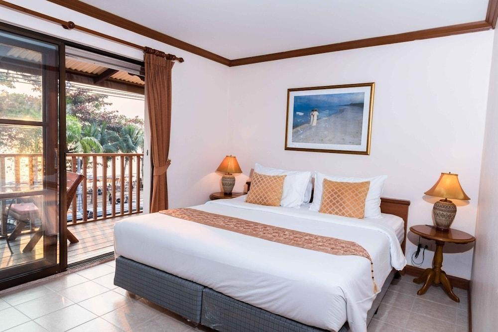 Jomtien Boathouse Room Type - Double Room with Sea View