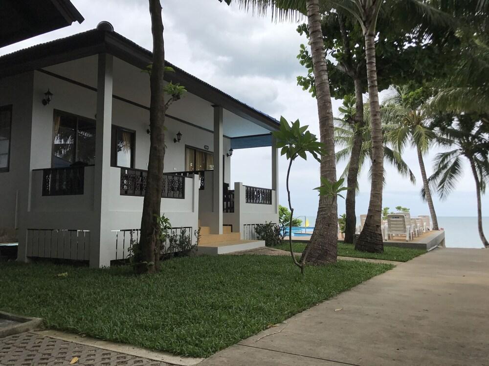 Marina Beach Resort - Tap to explore photos