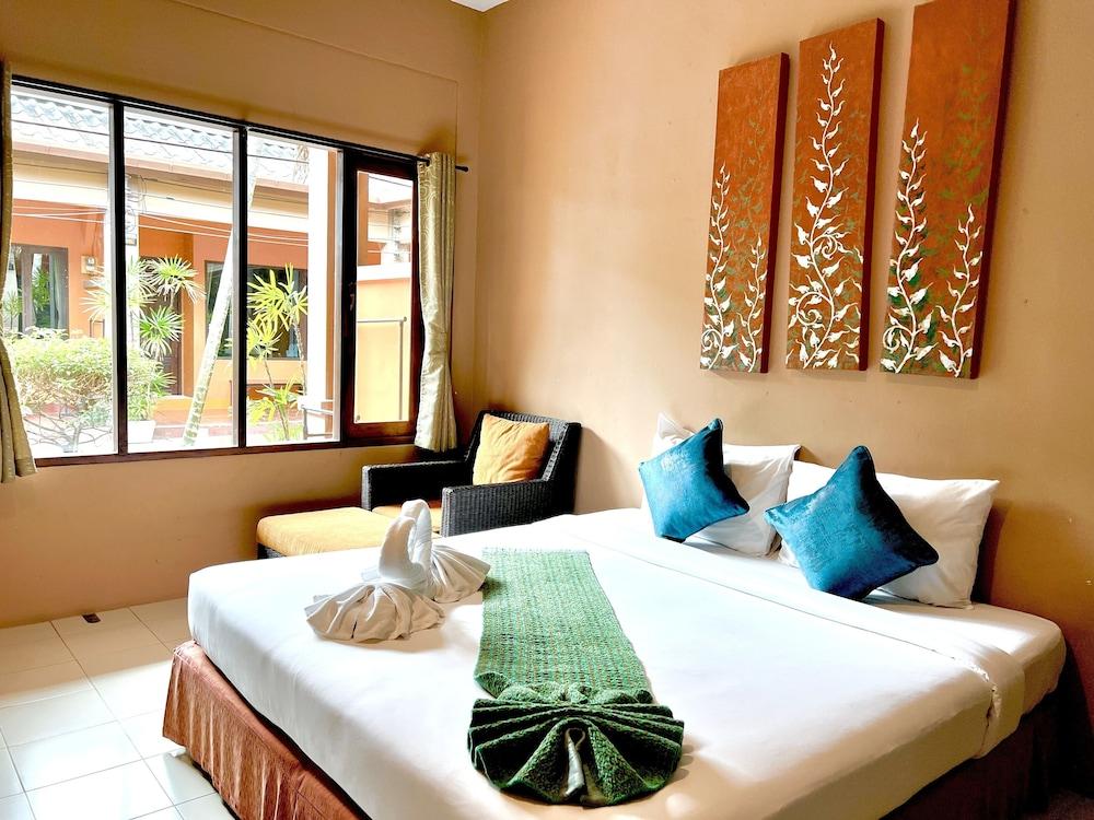 Phuket Siam Villas Room Type - Deluxe Room