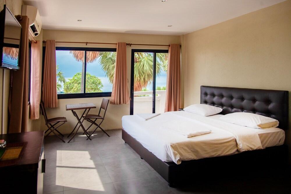 G.I Lodge Room Type - Deluxe Room, Sea View