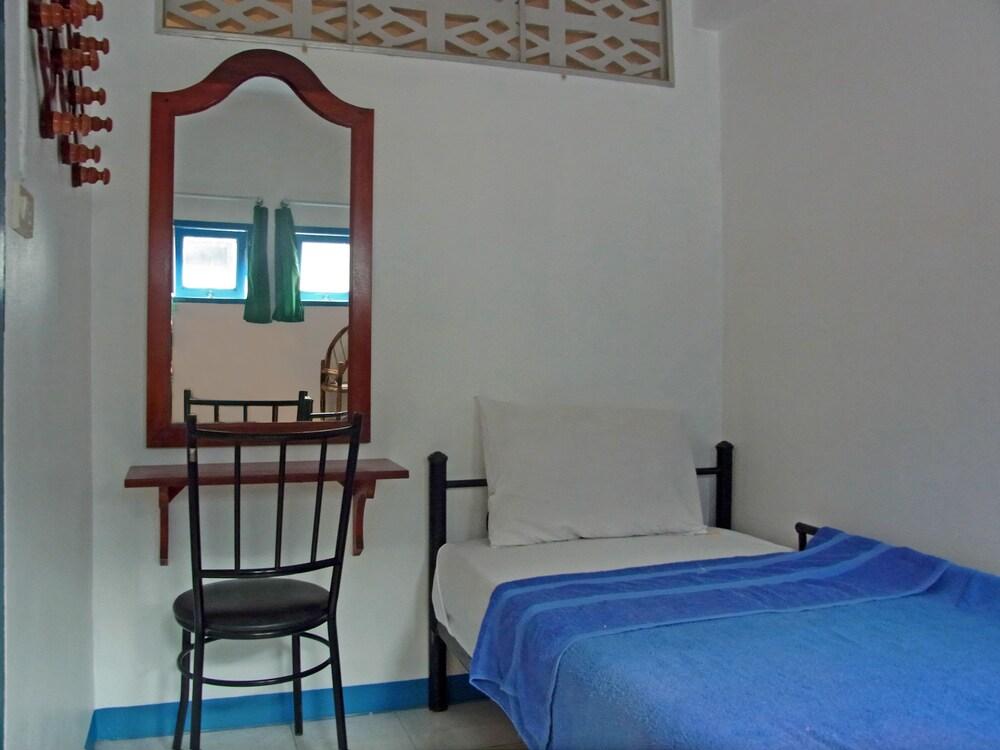 Niku Guesthouse - Tap to explore photos