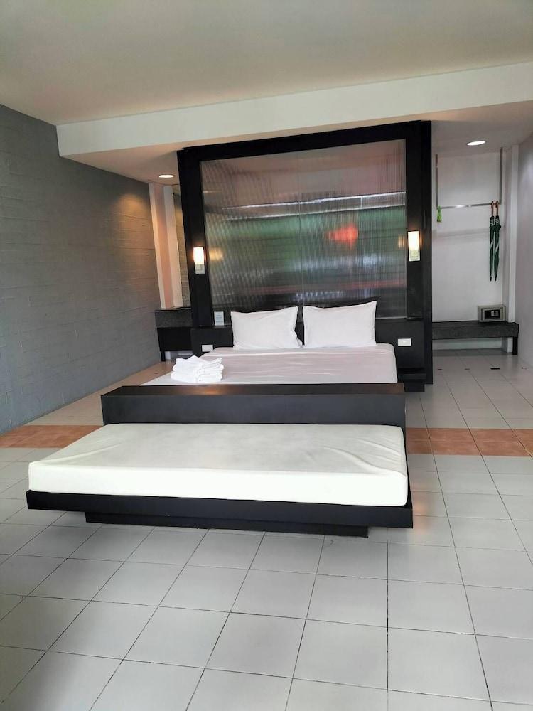 Khun Chaweng Resort - Tap to explore photos