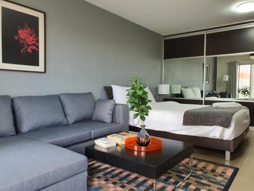 Sathorn Terrace Apartment - Tap to explore photos