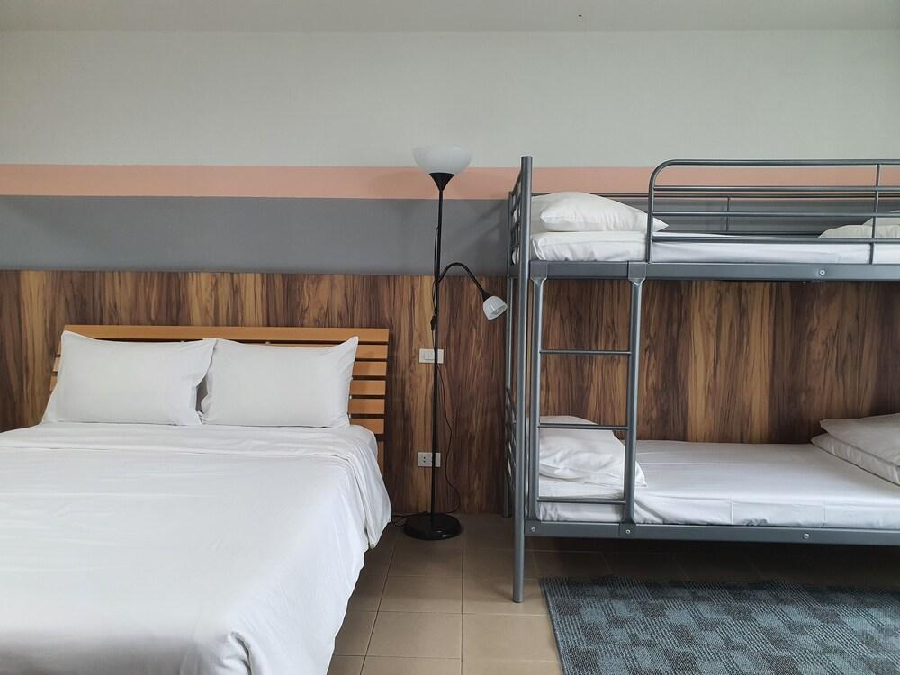 Sathorn Terrace Apartment Room Type - Bunk Bed Family Studio: Queen Bed + Bunk Bed