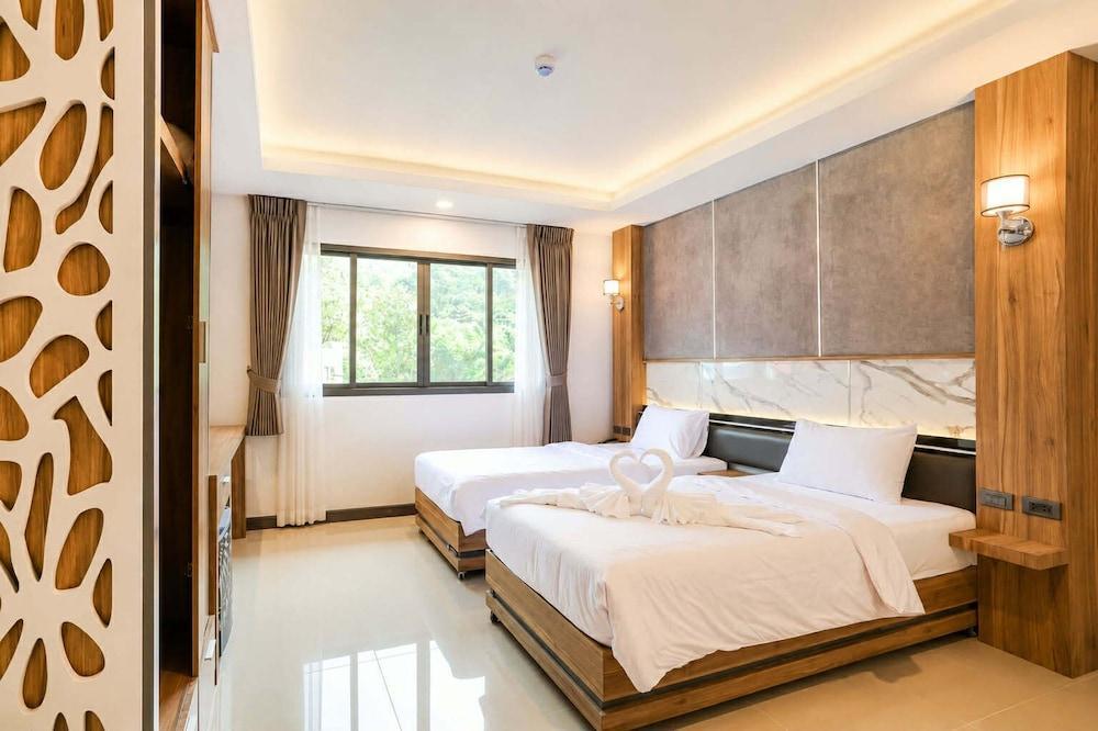 The Mantra Hotel Room Type - Deluxe Twin Room