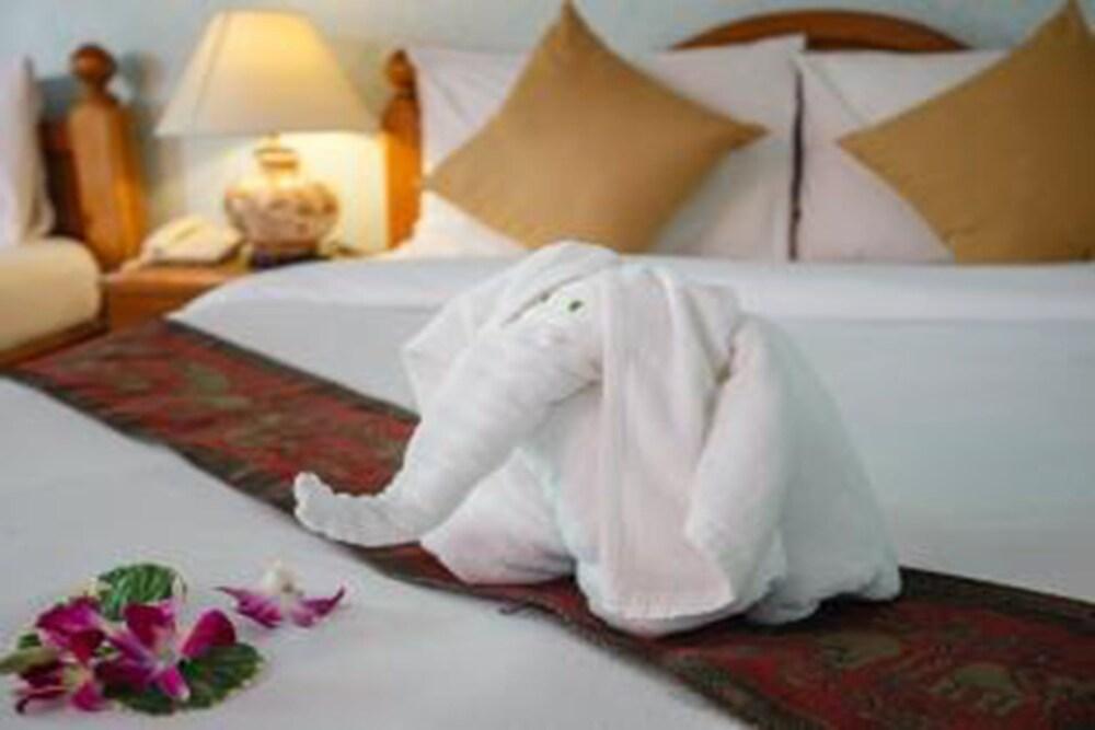 Lamai Coconut Beach Resort Room Type - Bungalow, Beachfront
