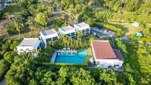 The Serenity Resort - Tap to explore photos