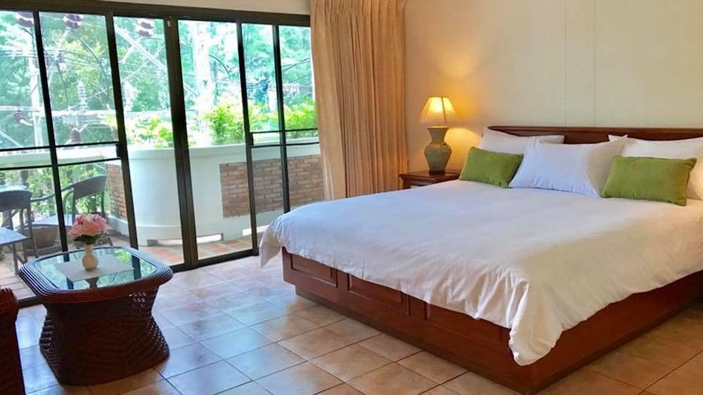 Surin Bay Inn - Tap to explore photos