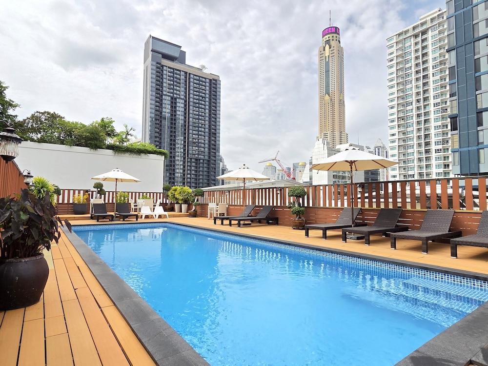 True Siam Rangnam Hotel