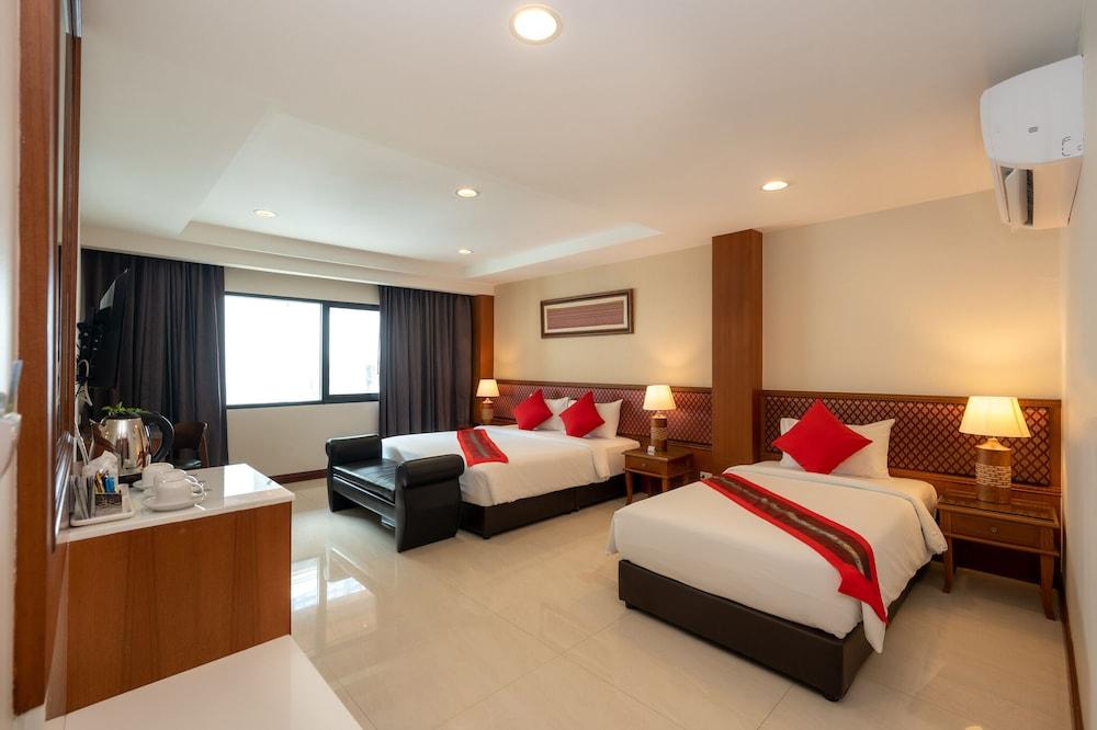 True Siam Rangnam Hotel Room Type - Deluxe Triple Room