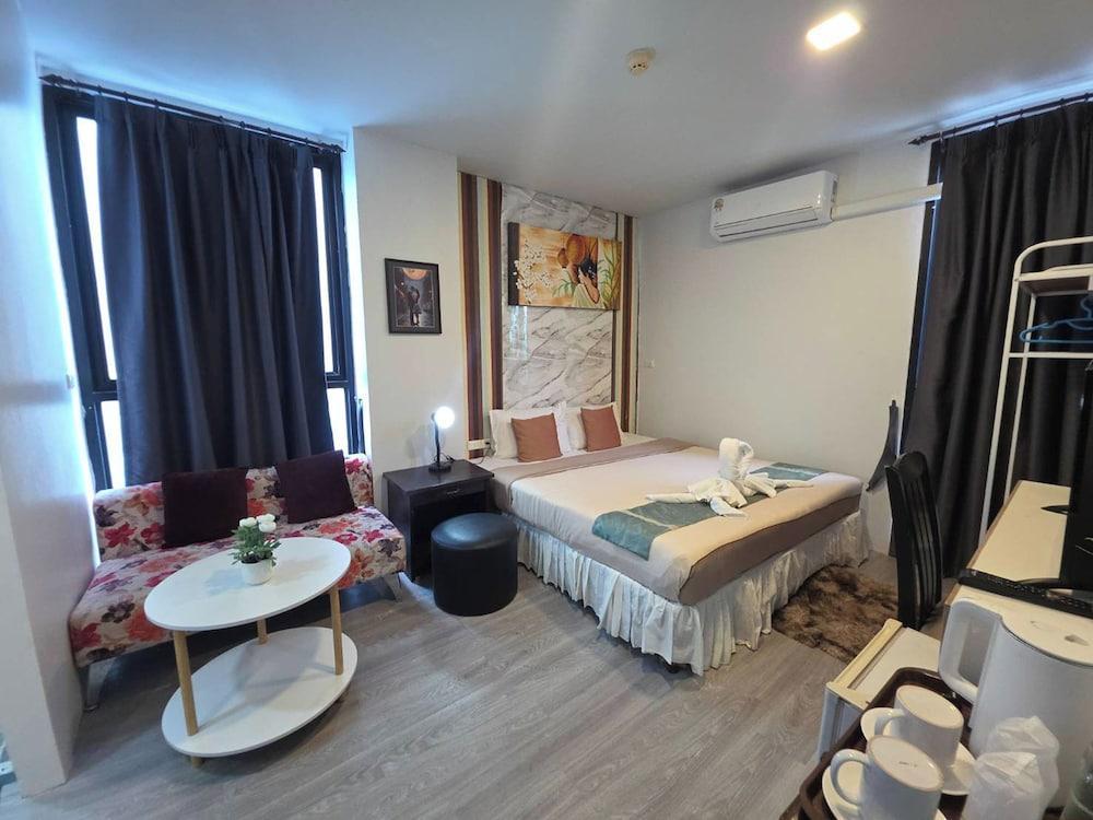 The Nice Patong Hotel Room Type - Deluxe Double Room