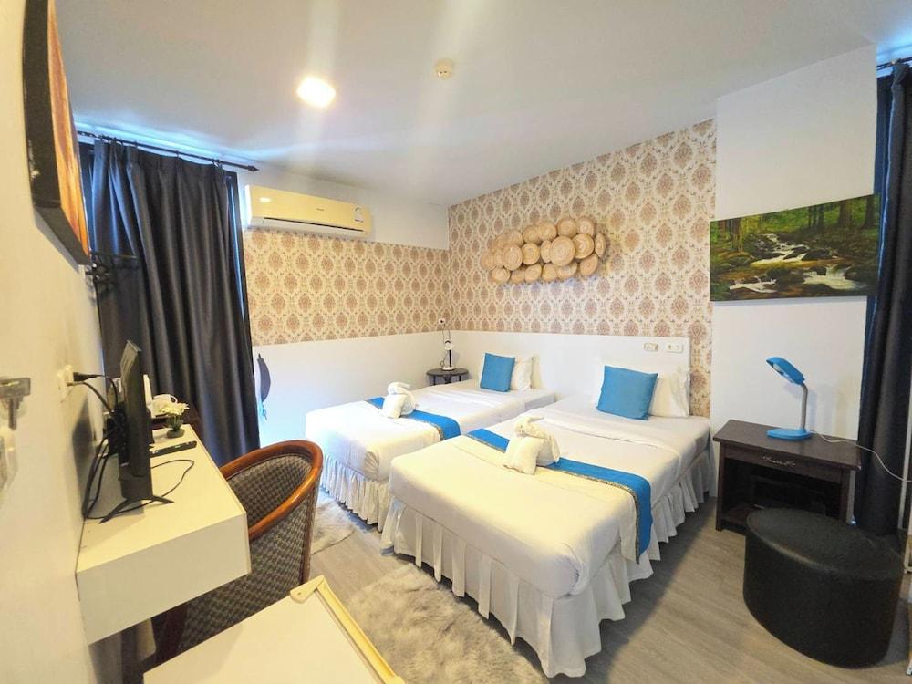 The Nice Patong Hotel Room Type - Deluxe Twin Room