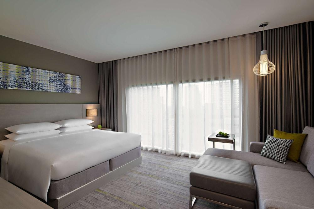 Hyatt Place Bangkok Sukhumvit 24 Room Type - Standard King (With Sofa Bed) Hyatt Place Bangkok Sukhumvit 24 Room Type - Standard King (With Sofa Bed)