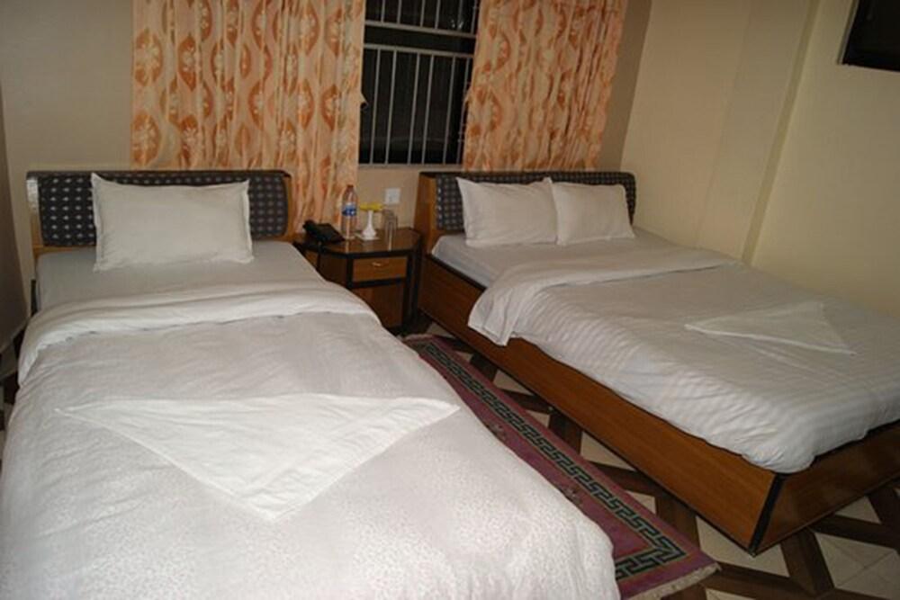 Hotel The Beehive Room Type - Double Room