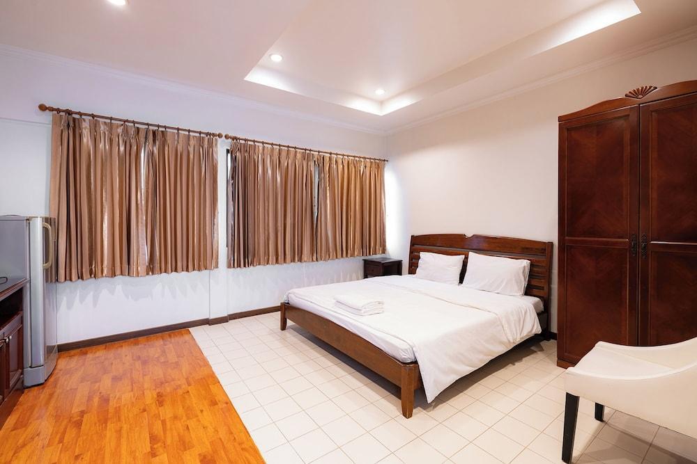 23 AVA at Saladaeng Room Type - Standard Double Room