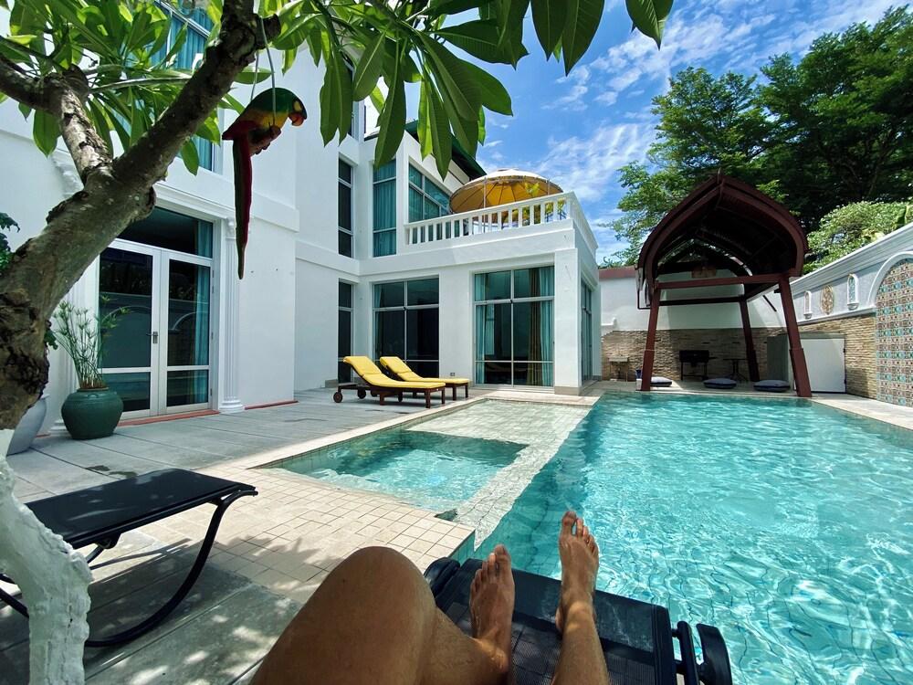 Nagawari Nirvana Platinum BBQ Villa 7 Bedroom