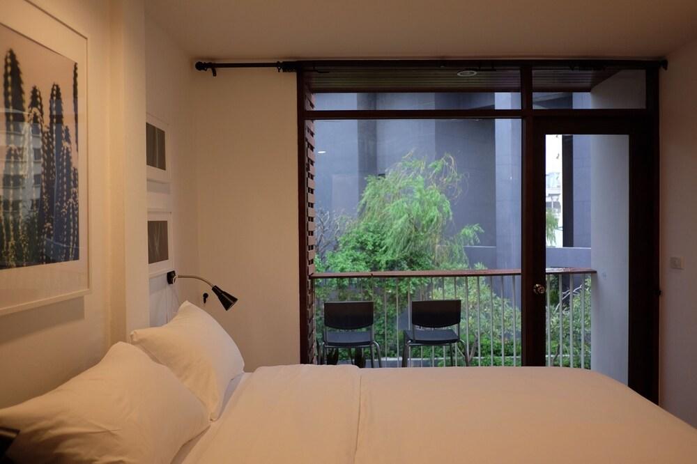 Haus Sathorn 21 - Tap to explore photos