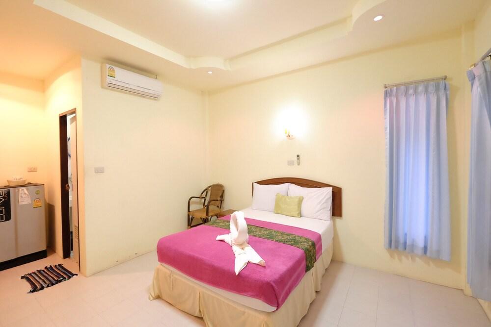 Aonang Friendly Bungalow Room Type - Standard Cottage with Fan