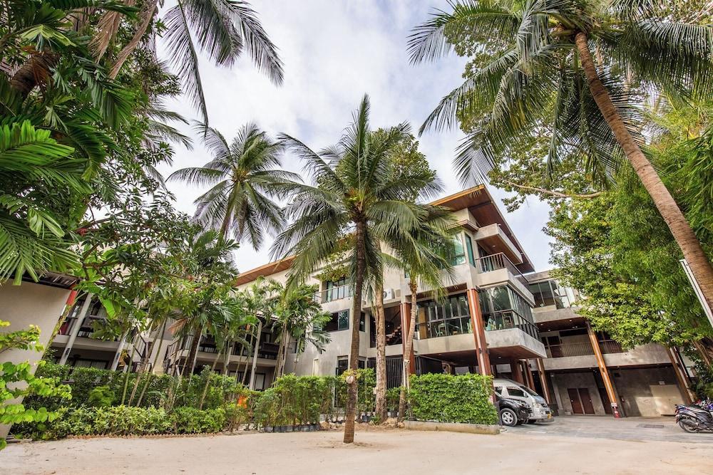 J4 Hotel Samui - Tap to explore photos