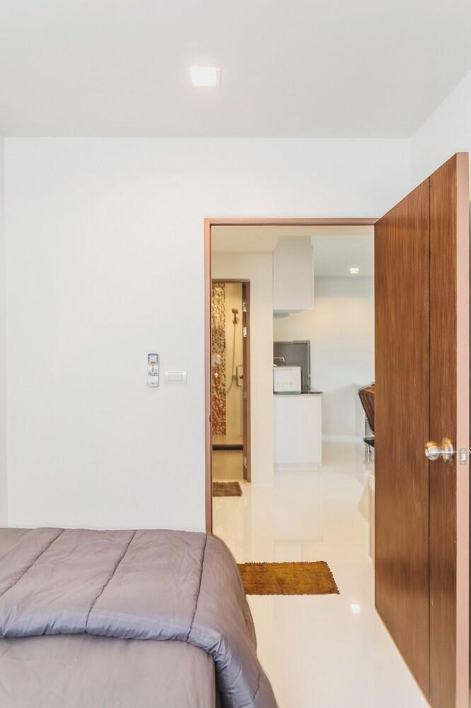 Condo in Panwa in Pixels 89-230 - Tap to explore photos