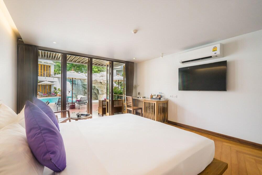 White Sand Samui Resort - Tap to explore photos