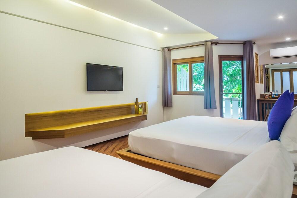 White Sand Samui Resort Room Type - Deluxe Family Room