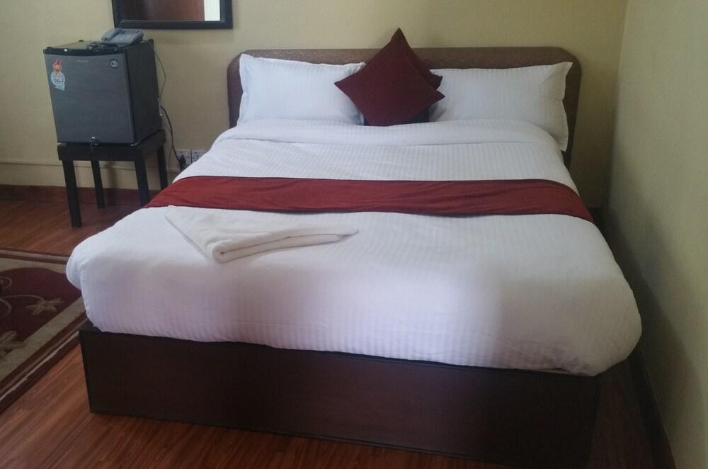 Hotel Holy Temple Tree & Chautari Cafe Room Type - Super Deluxe Room