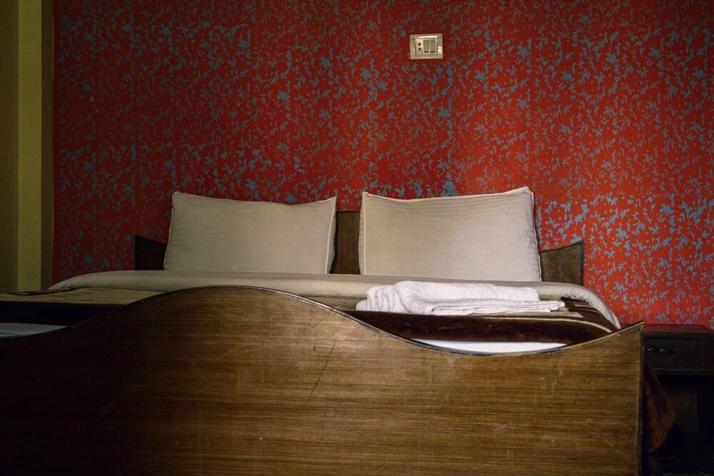 Hotel Ritu Mouria Room Type - Standard Quadruple Room